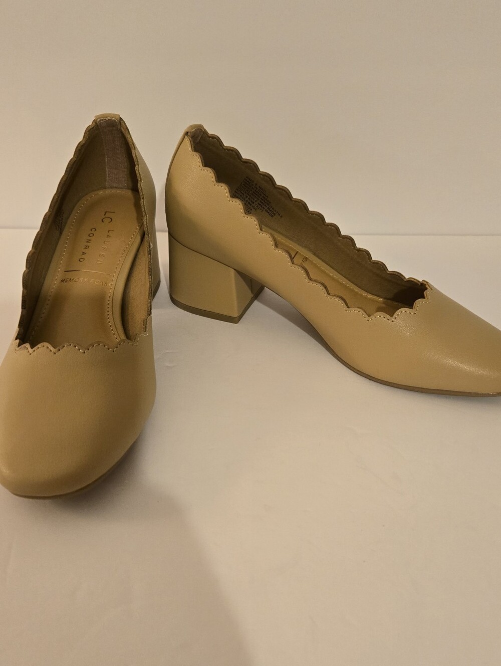 LC Lauren Conrad New Womens Nickole Beige Pumps Size 6 Scalloped Edges